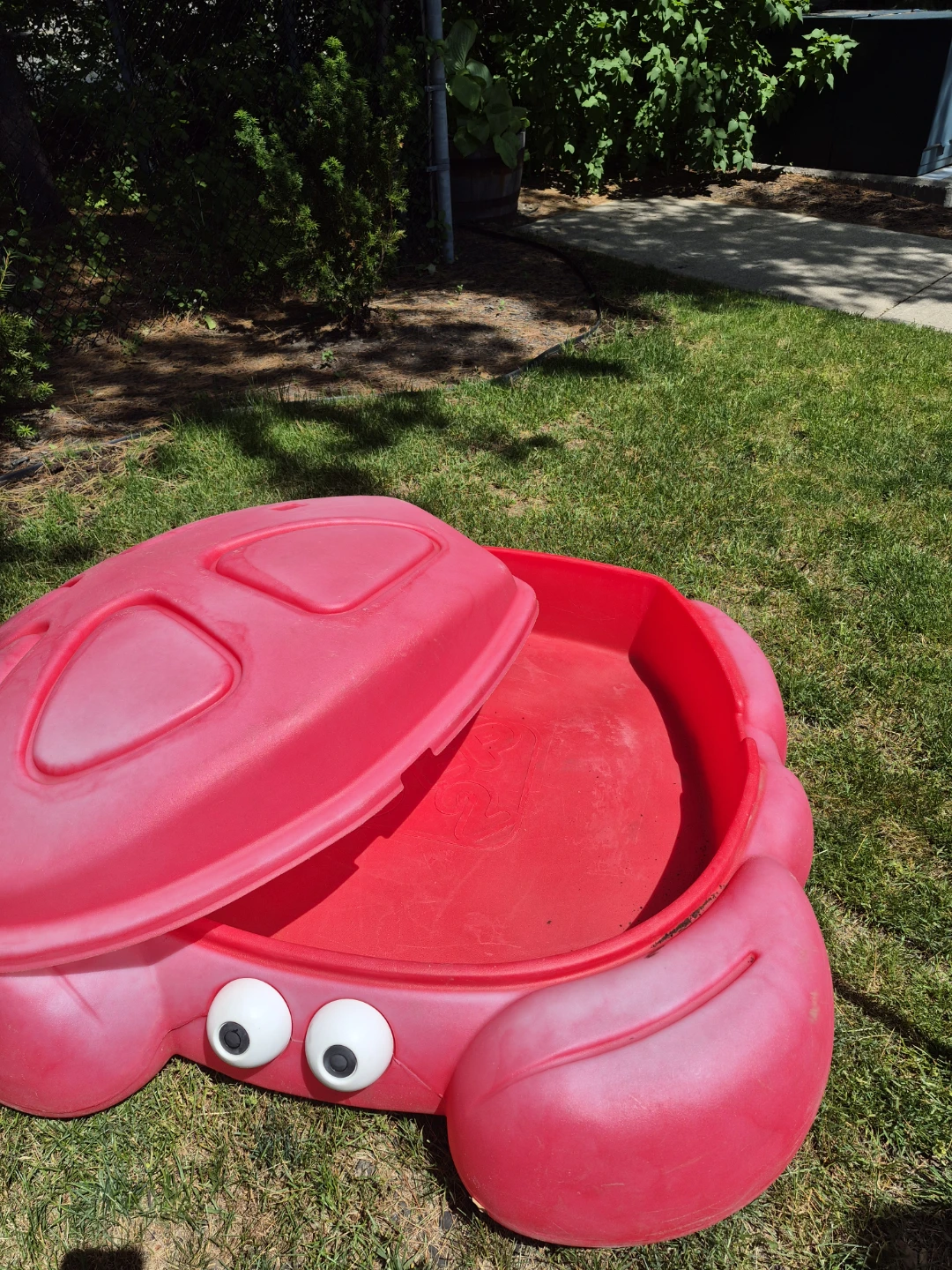 Step2 Pink Crab Sandbox with Lid - photo 3