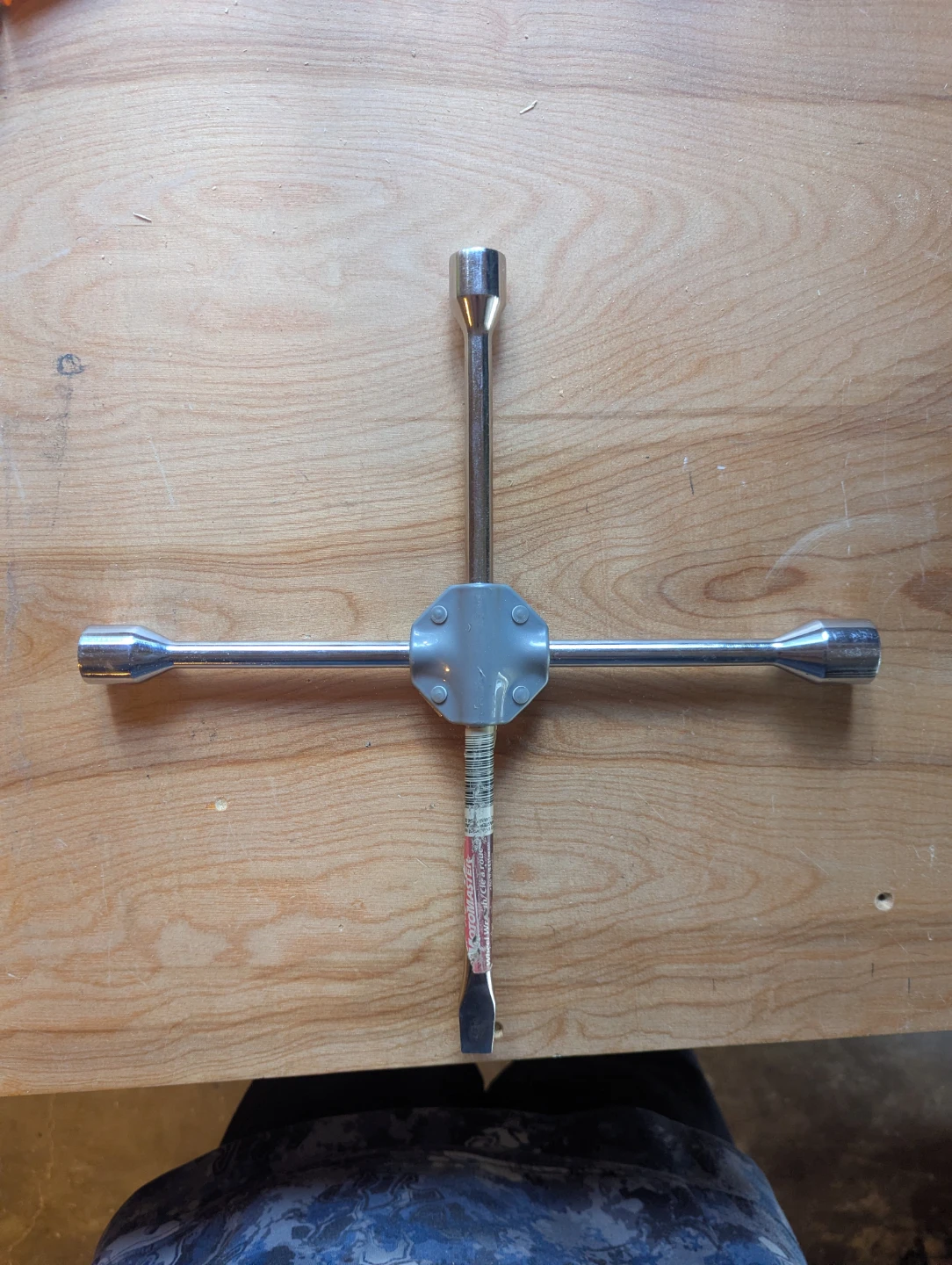 MotoMaster 14 inch Wheel Wrench