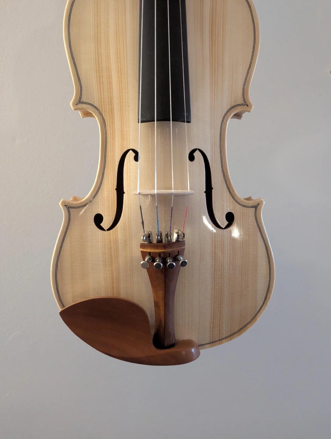 4/4 Beautiful Full Size Violin and Accessories - photo 2