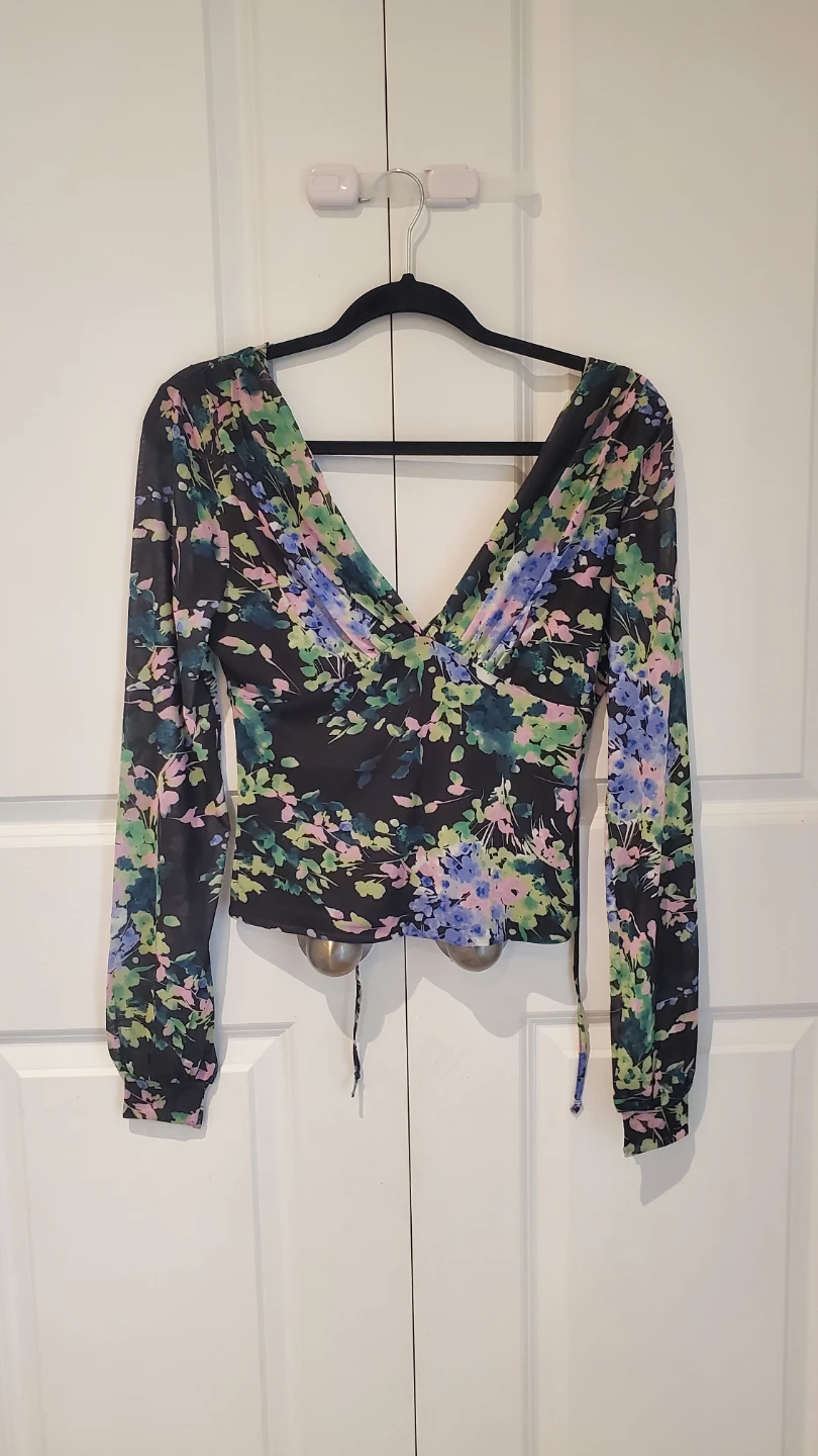 Floral Print Long Sleeve V-Neck Top