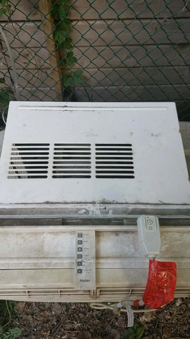 Haier Window Air Conditioner FOR PARTS with remote! - photo 4