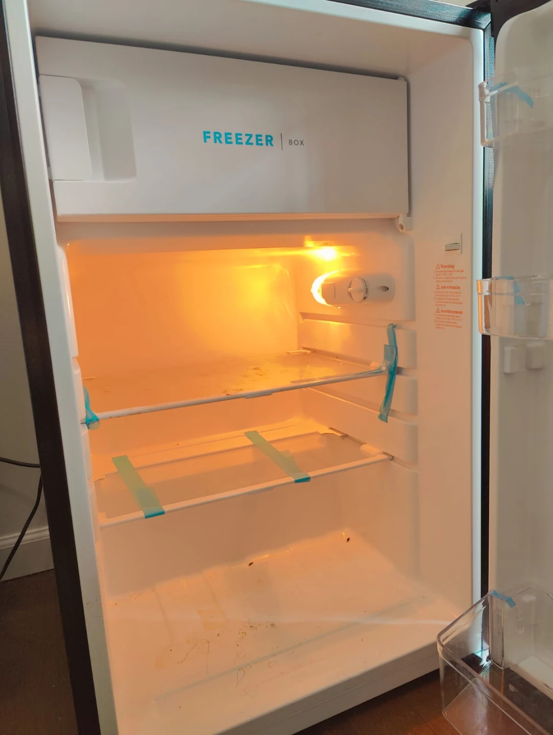 Frigidaire Compact Refrigerator FFPE4533UM - photo 4