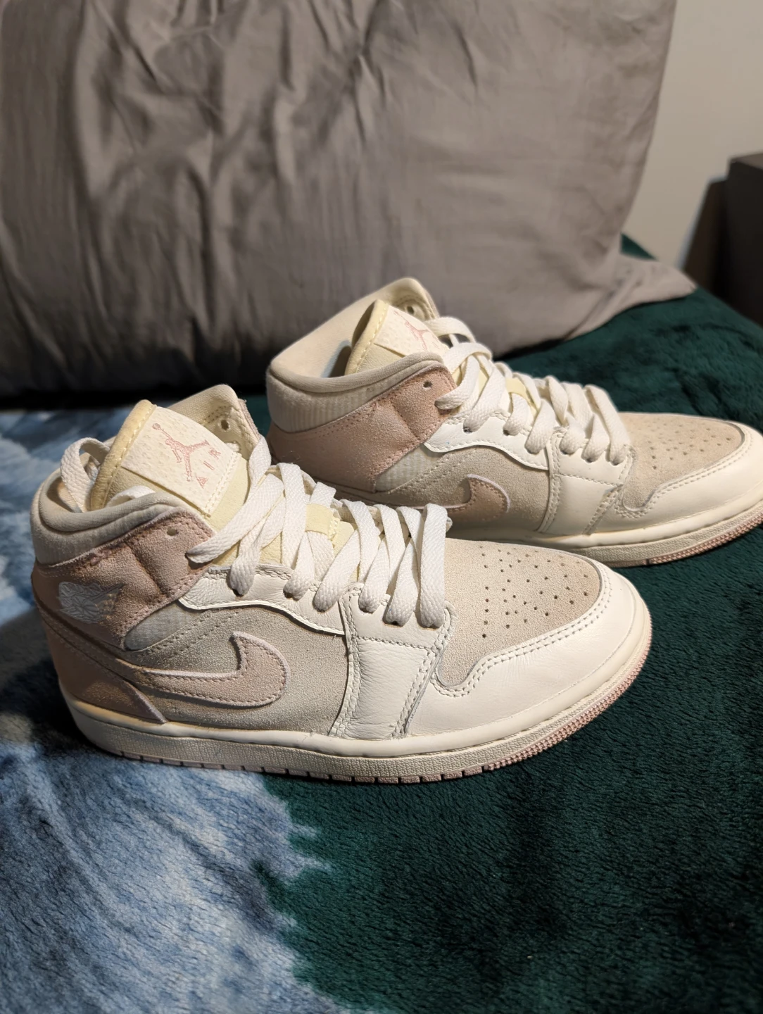 Air Jordan 1 Mid SE "Light Iron Ore" FQ1926-161