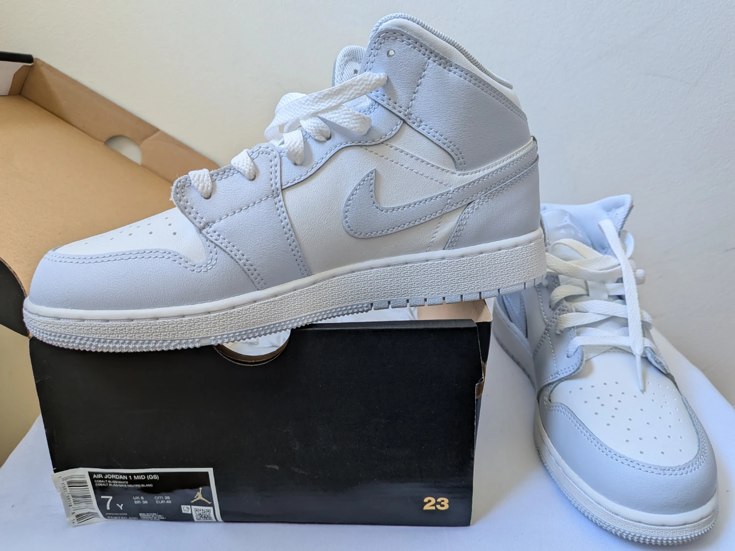 Air Jordan 1 Mid (GS) Cobalt Bliss Sneakers