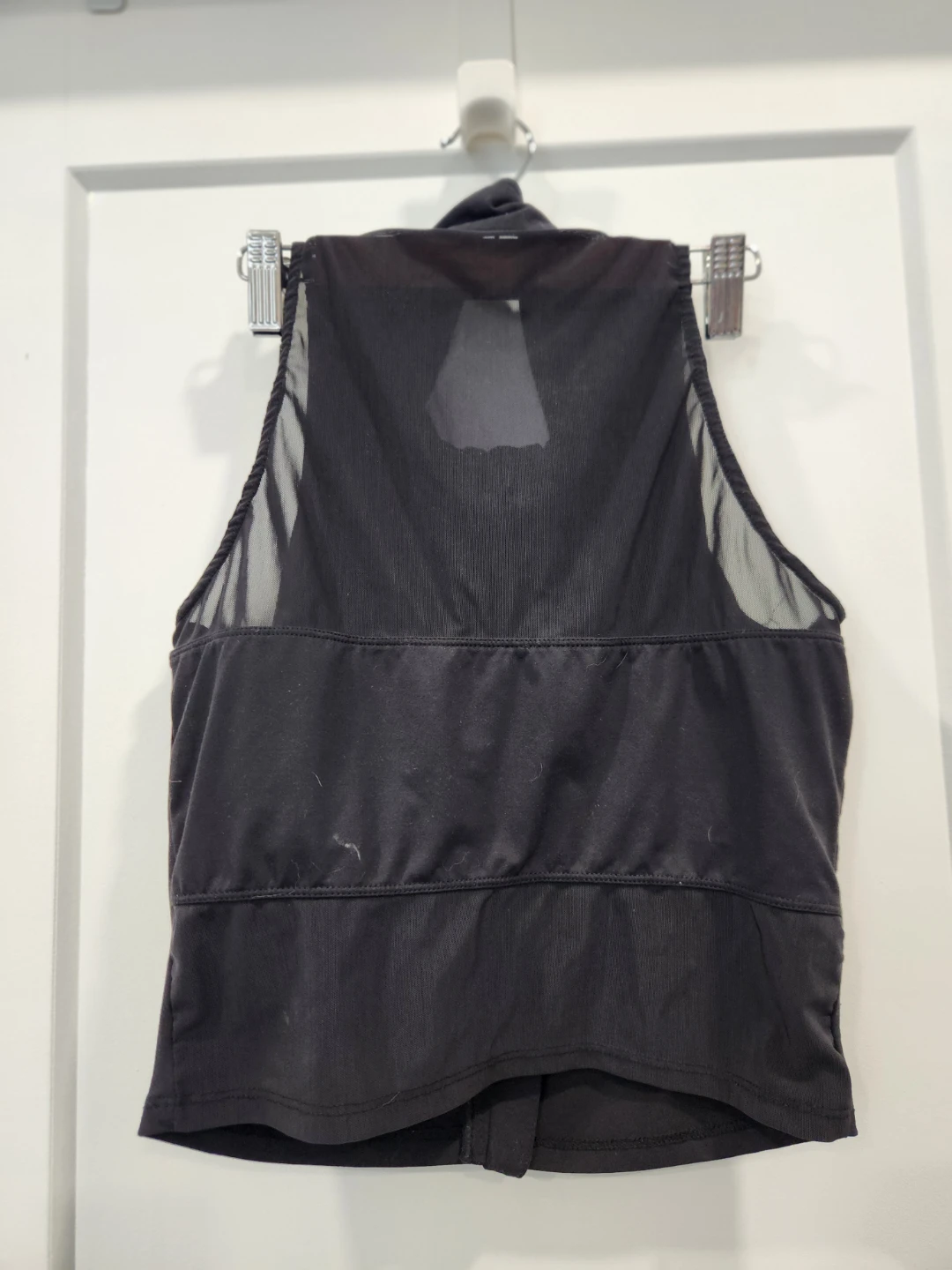 Black Athletic Vest from Fabletics ⚽ - photo 2
