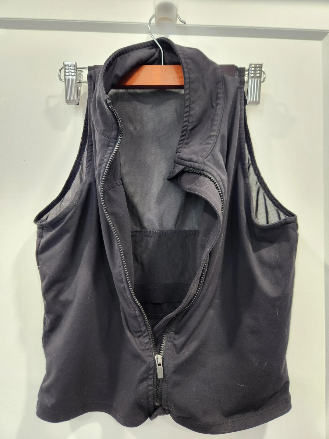 Black Athletic Vest from Fabletics ⚽ - photo 3