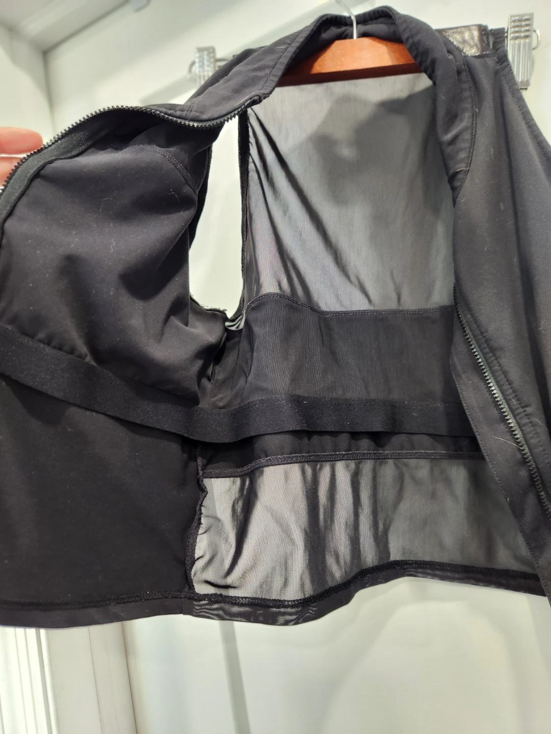 Black Athletic Vest from Fabletics ⚽ - photo 4