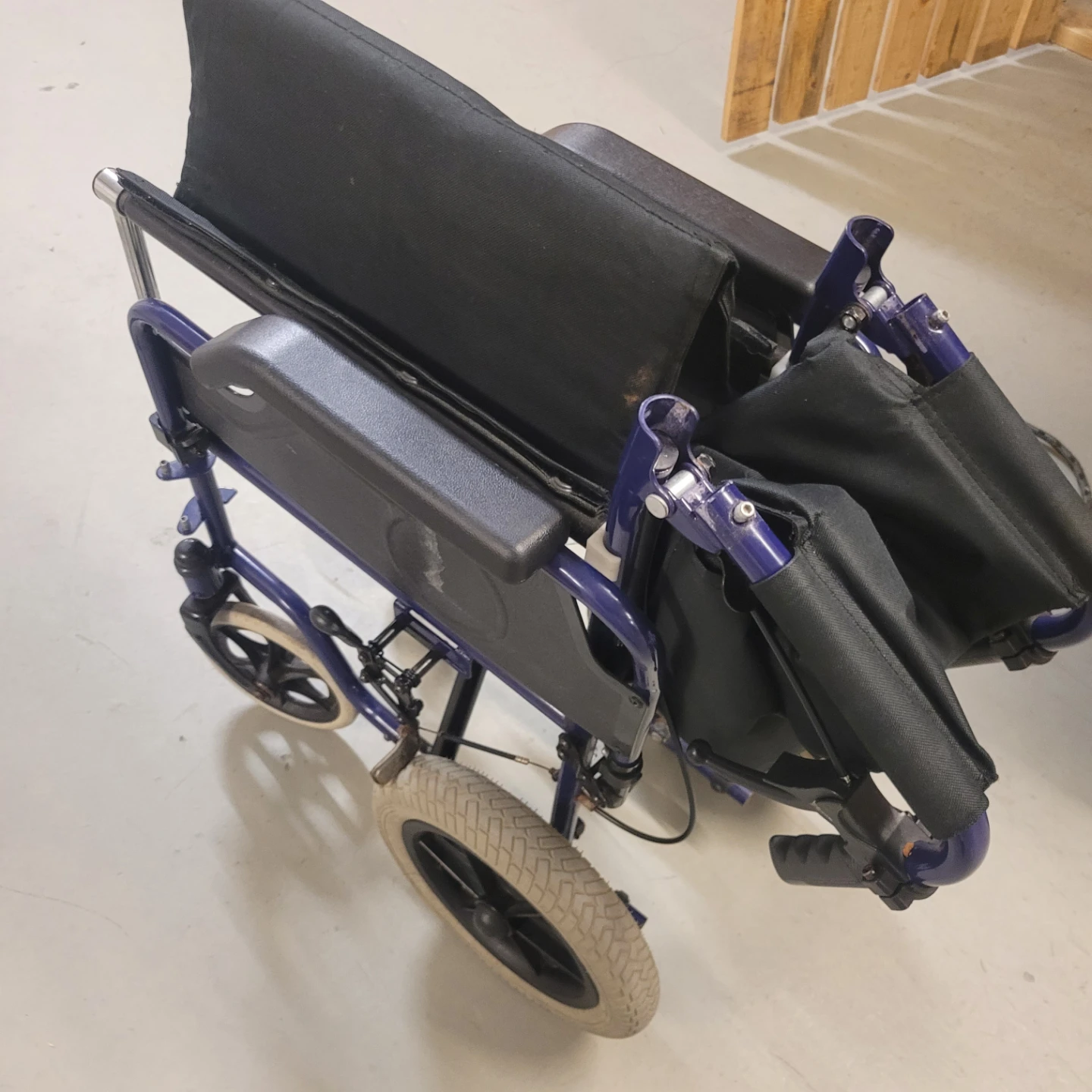 LIVING basics Foldable Lightweight Wheelchair - photo 4