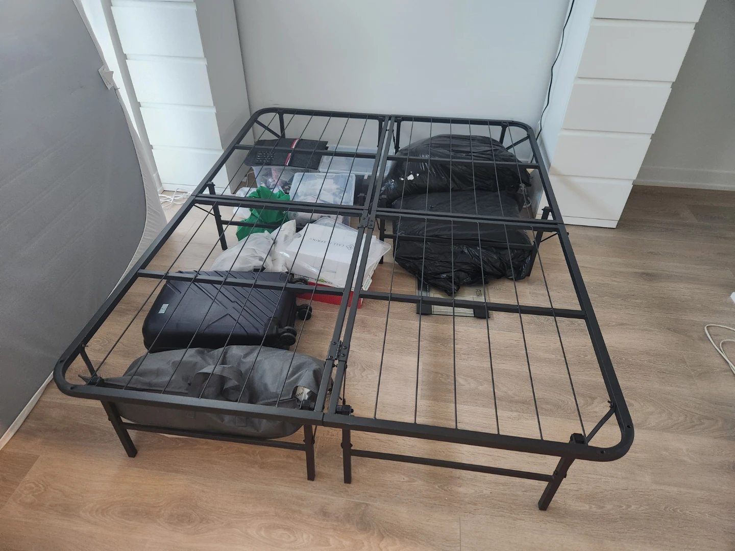 Queen Size Metal Bed Frame - photo 4