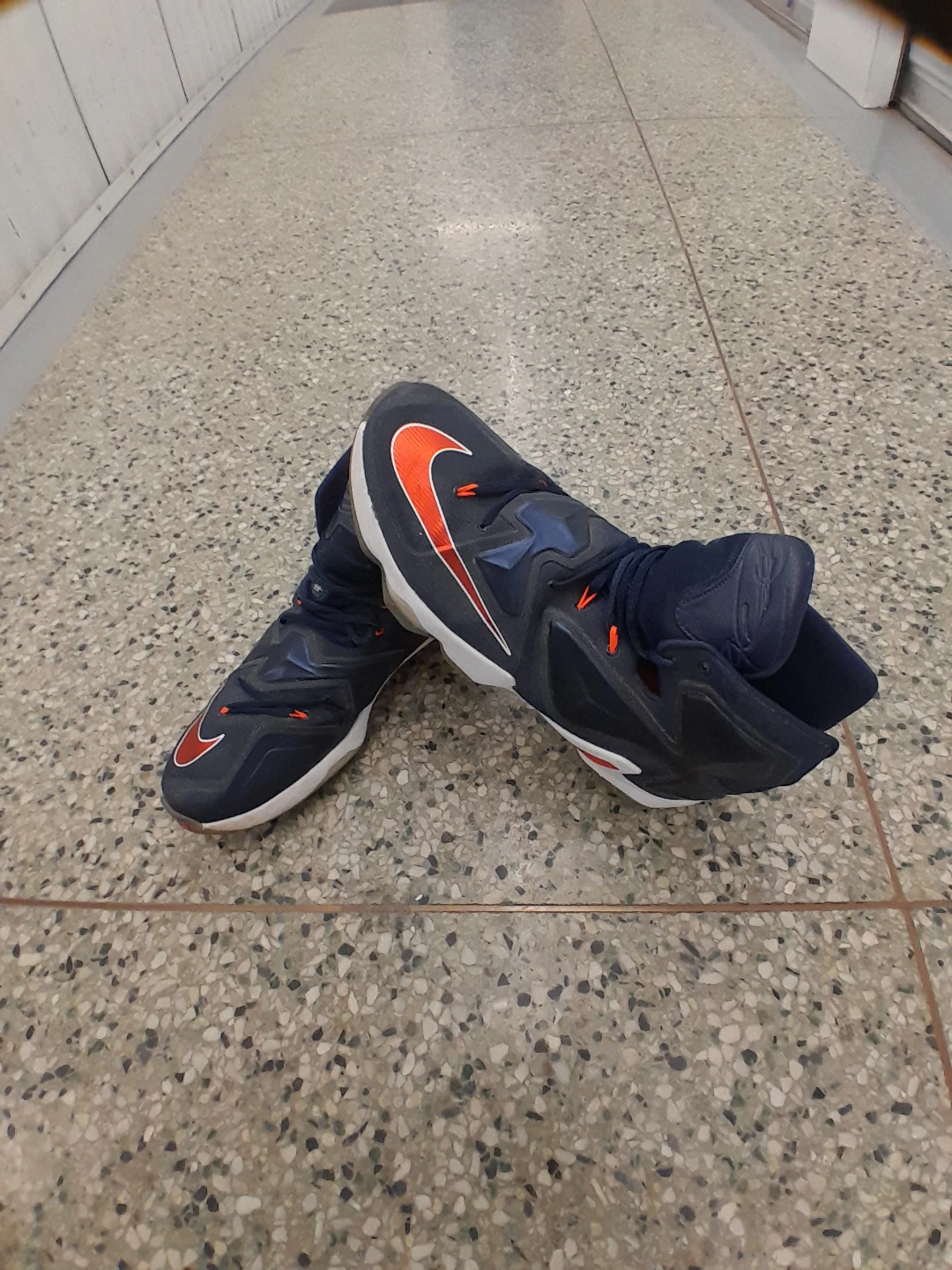 Nike LeBron XIII Men's Basketball Shoes  Men's Size 15 - photo 5
