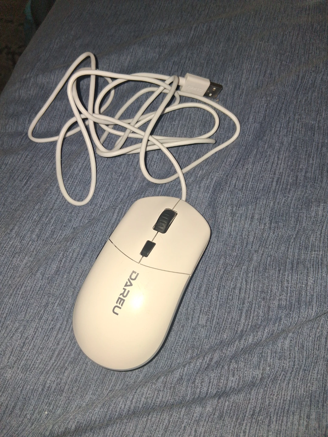 DAREU White Wired USB Mouse