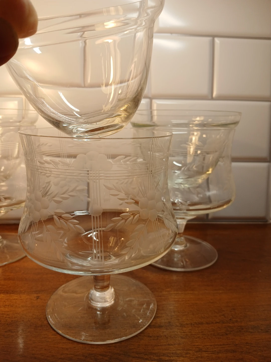 ⚽ Vintage Etched Crystal Cocktail Bowls - photo 4