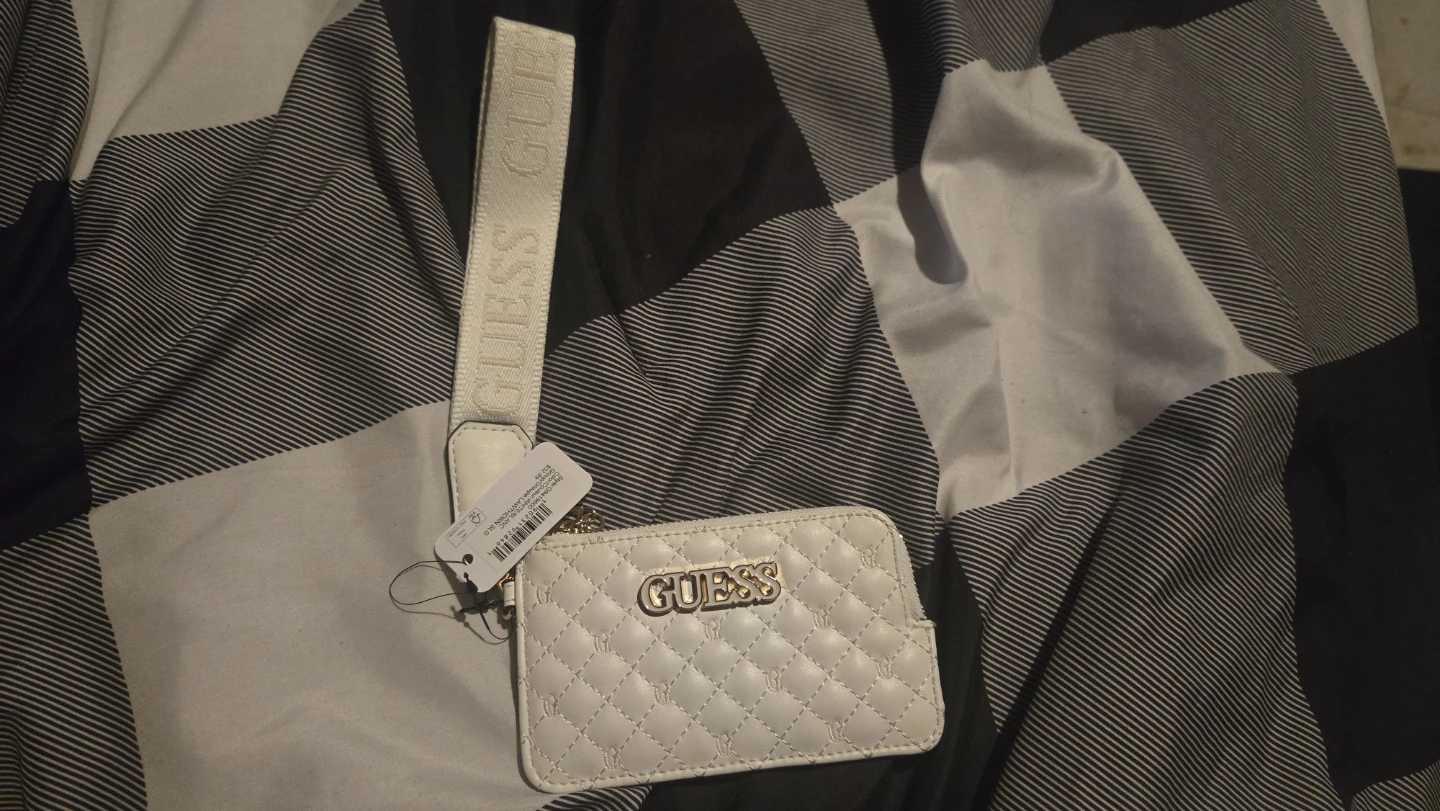 Guess White Quilted Cardholder with Wrist Strap - photo 4
