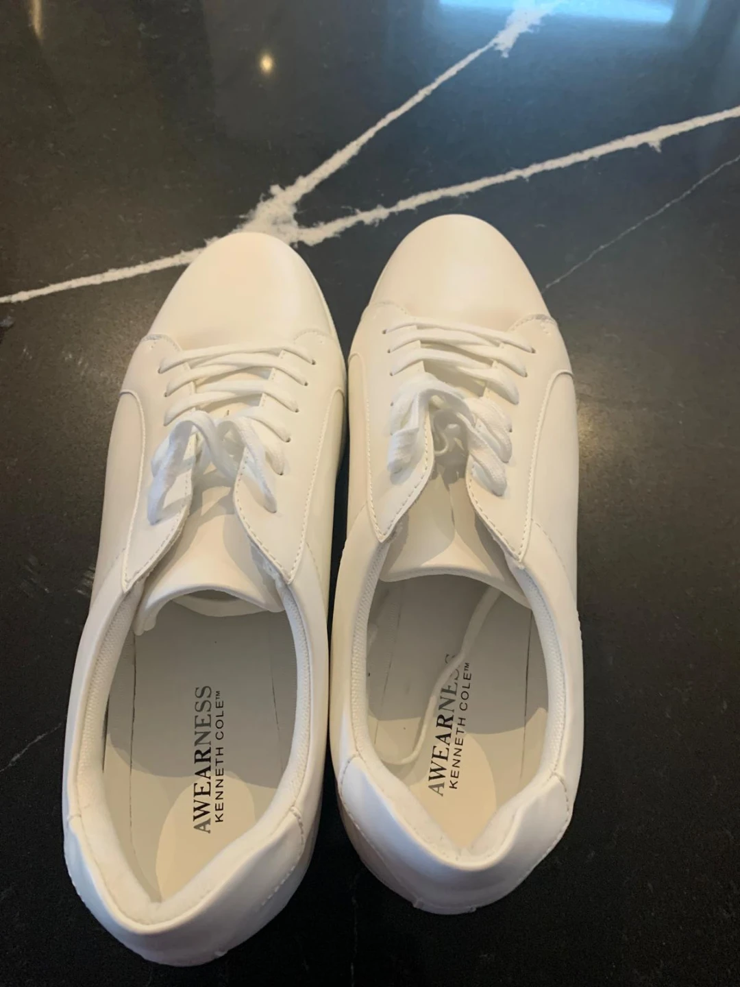 Kenneth Cole Awearness White Sneakers