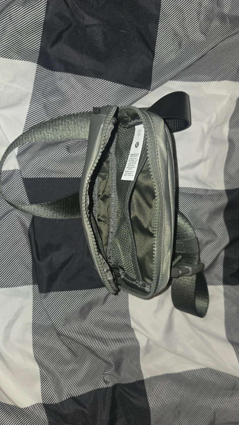 Lululemon Everywhere Belt Bag - Green - photo 2
