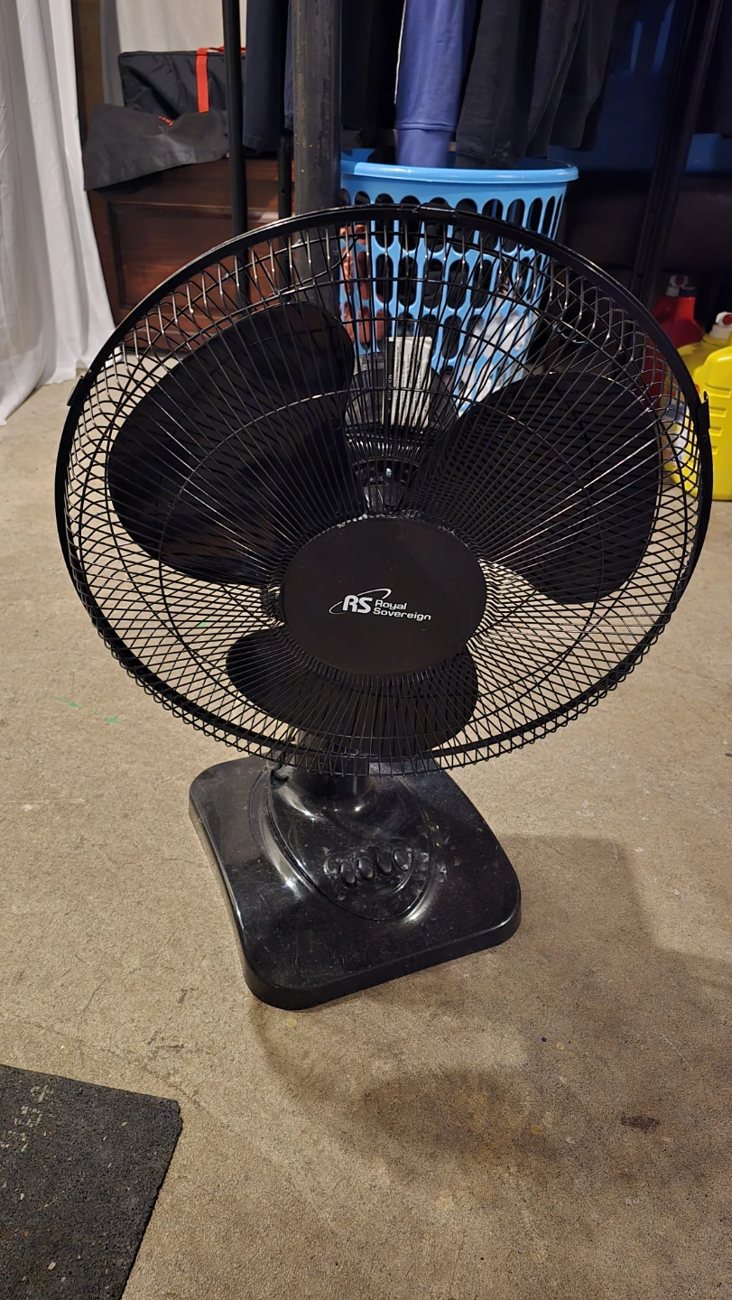 Royal Sovereign 16" Oscillating Desk Fan URGENT!!!