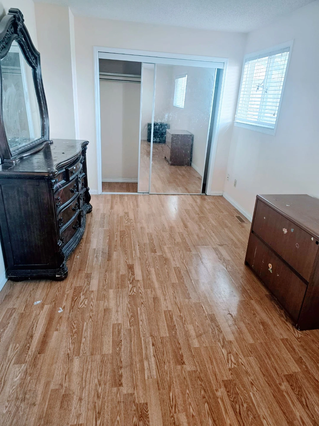 Master bedroom available for rent