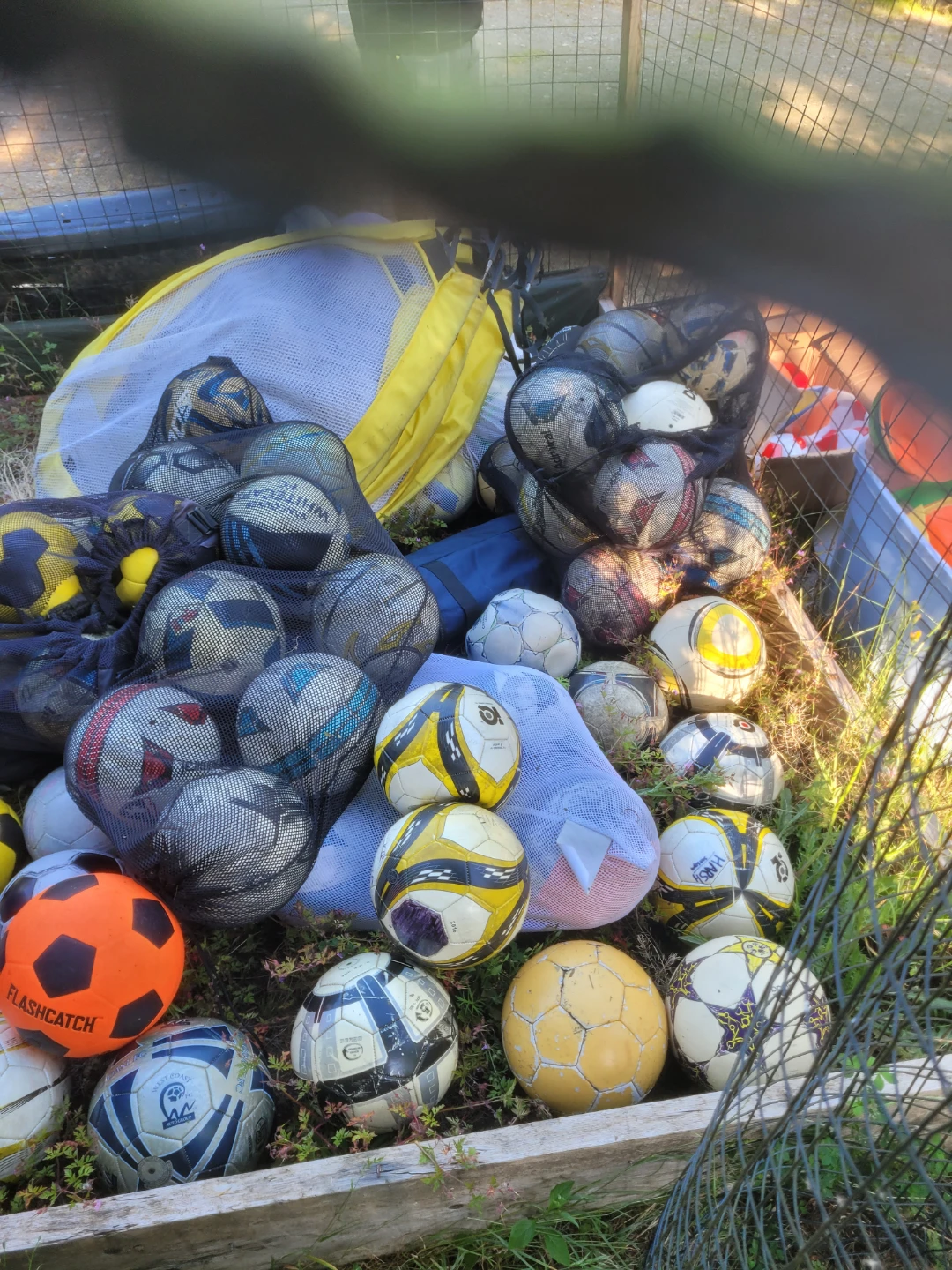 Cheap soccer balls - photo 2