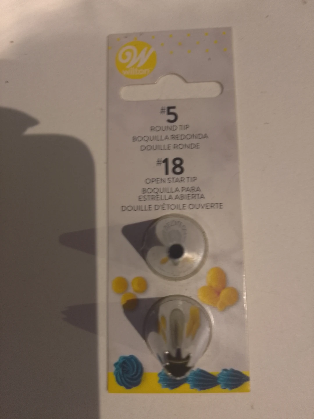 Wilton #5 Round Tip and #18 Open Star Tip Set ⚽