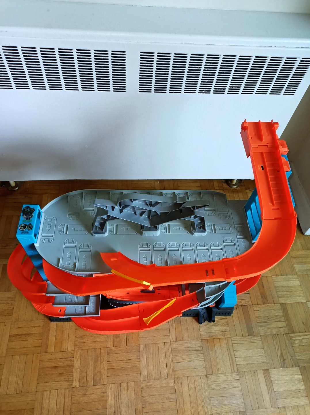 Hot Wheels Ultimate Garage Race Track Playset - photo 4