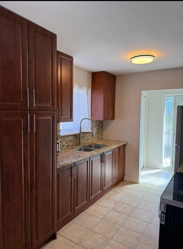 1 furnished bedroom for rent - photo 5
