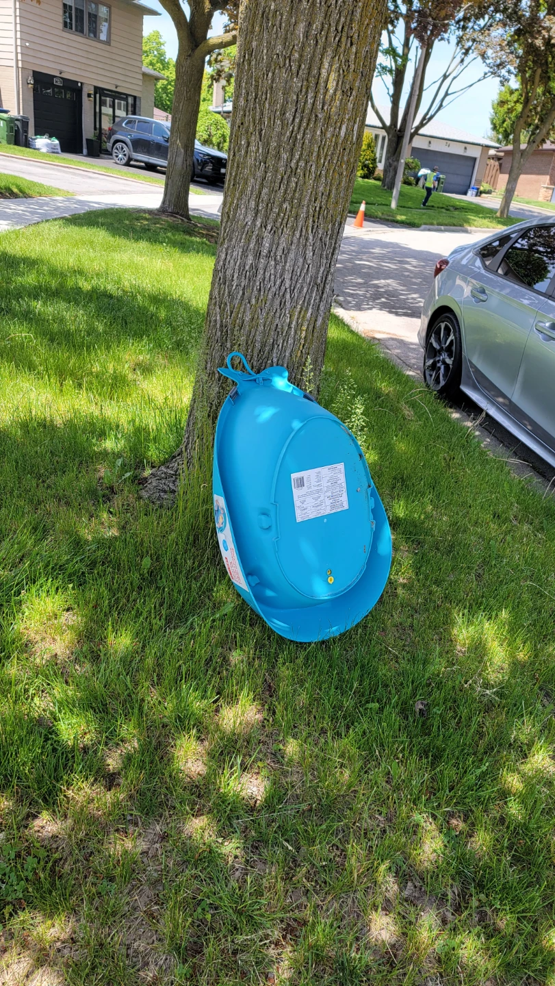 Curb alert: baby bath tub