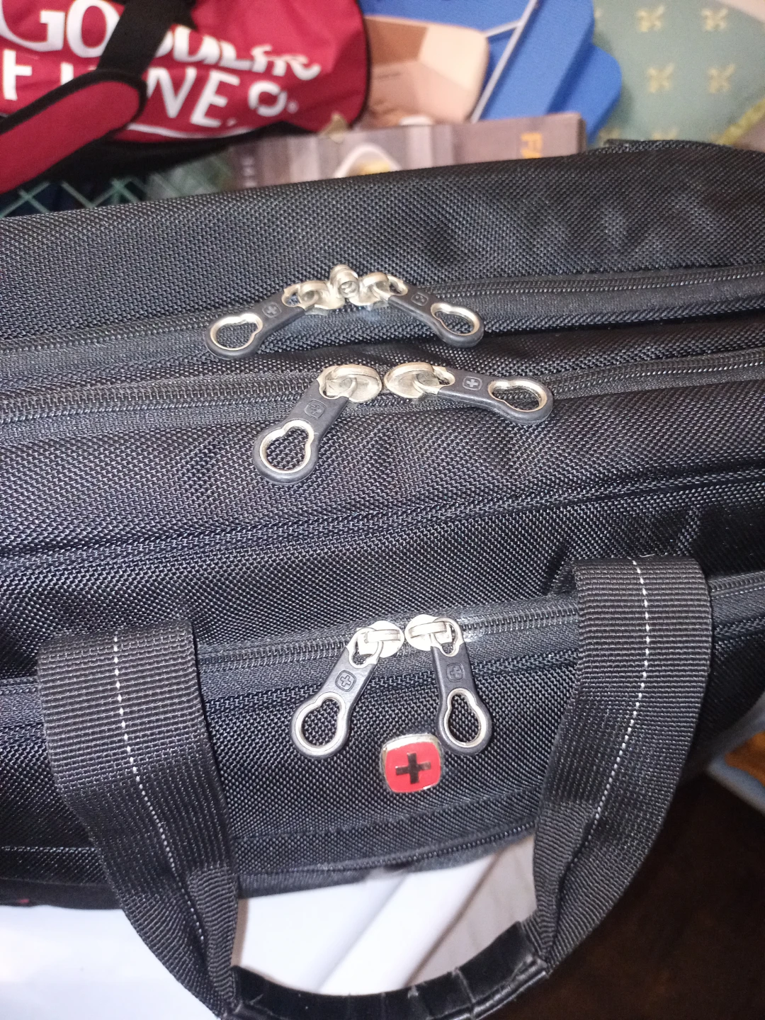 Swiss Gear Shoulder Bag - photo 4