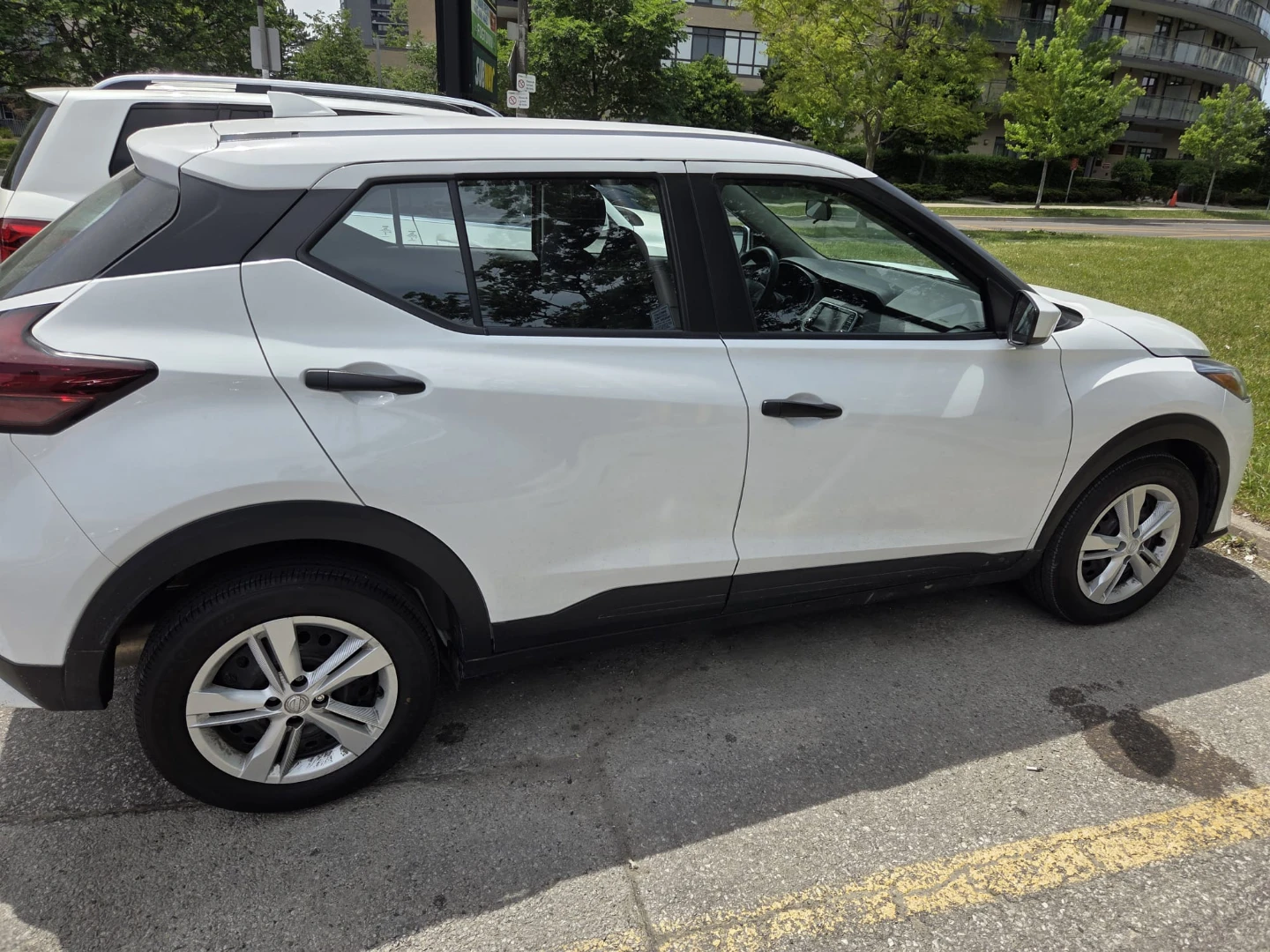 White Nissan Kicks Play S 2025 - photo 4
