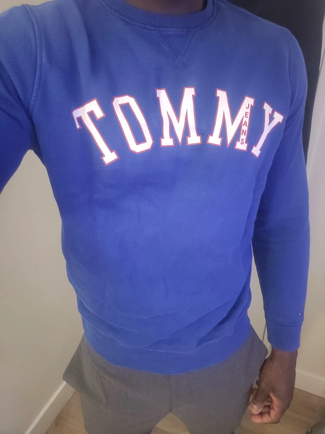 Tommy Hilfiger Blue Crewneck Sweatshirt- Size M- LIKE New - photo 2