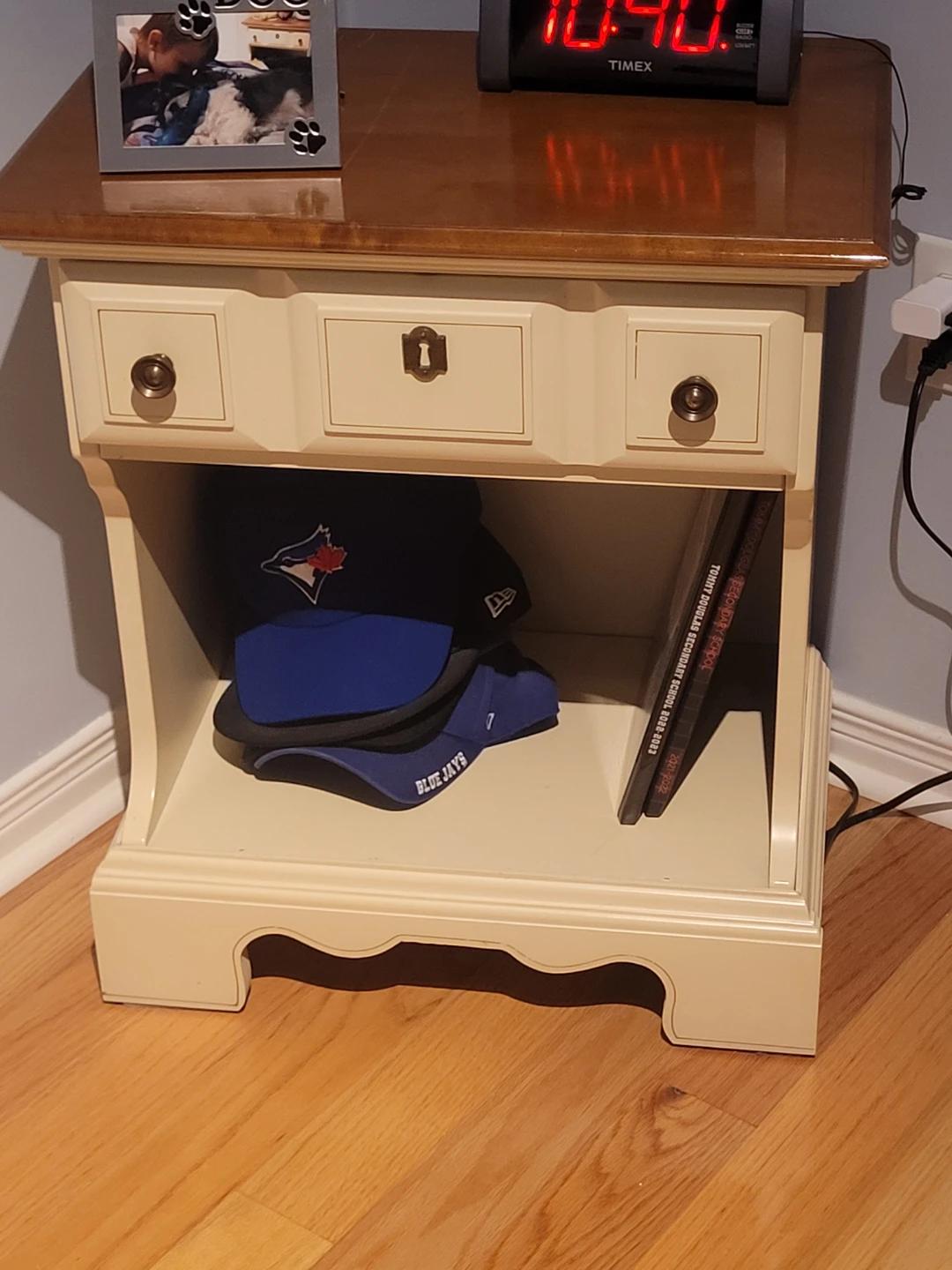 Ethan Allen solid wood dressers and night table - photo 2