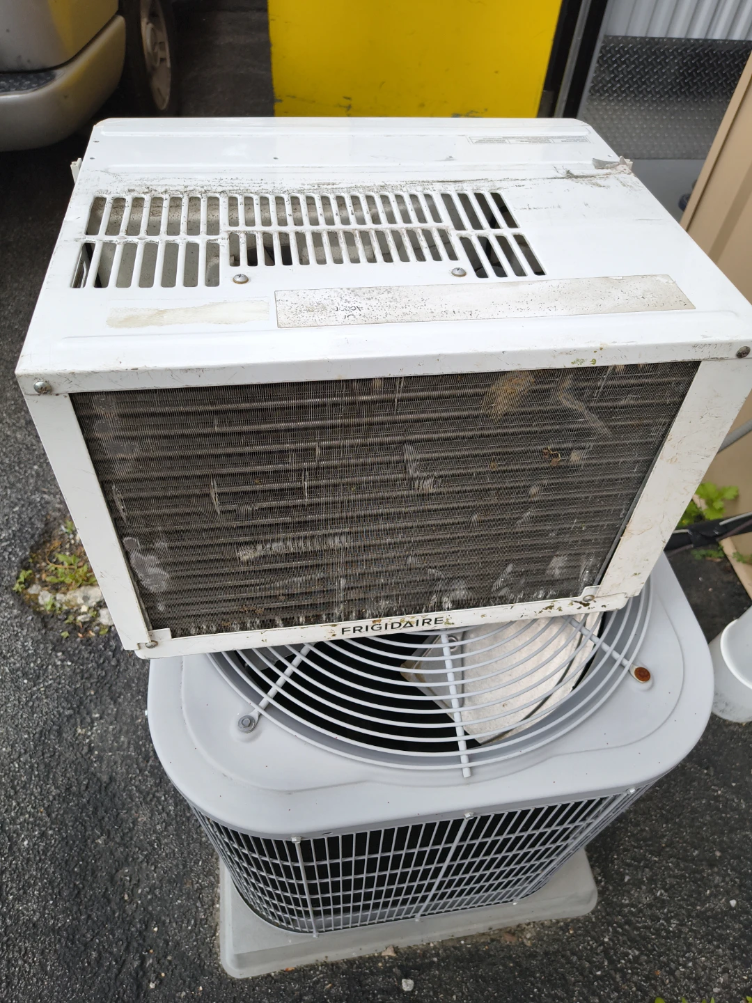 Frigidaire 5200 btu air conditioner - photo 3
