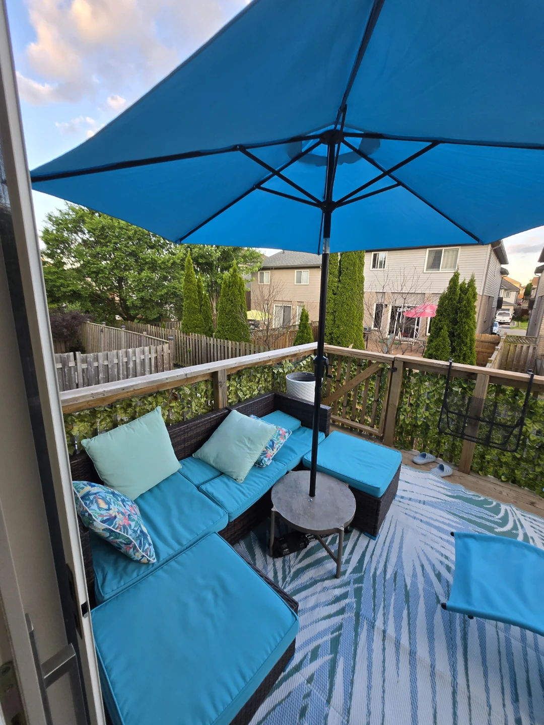 Patio Sectional Sofa + Cushions + Umbrella