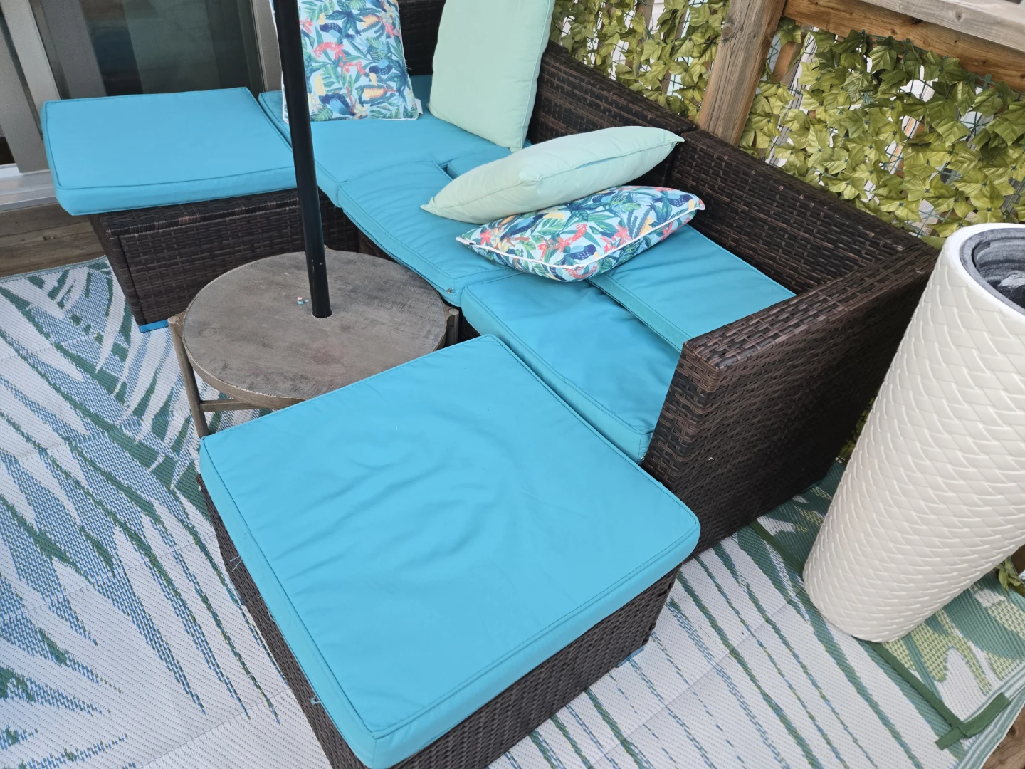 Patio Sectional Sofa + Cushions + Umbrella - photo 2
