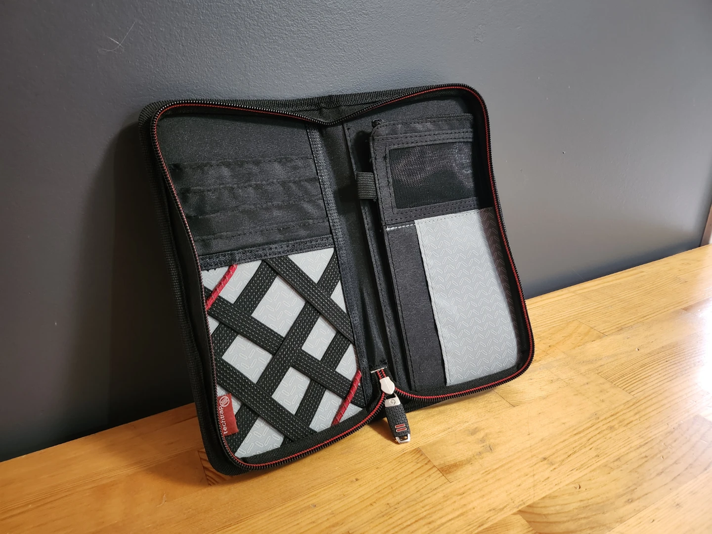 Elleven JetSetter Travel Wallet