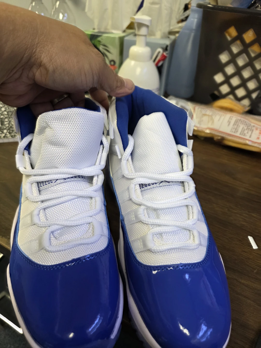 UNUSED JORDAN 11 VERY NICE  SIZE 9.5