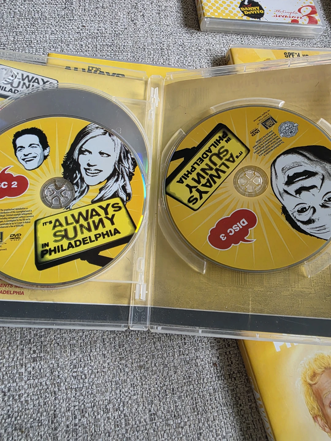 It’s Alway Sunny In Philadelphia DVD Complete Seasons 1-8 - photo 2