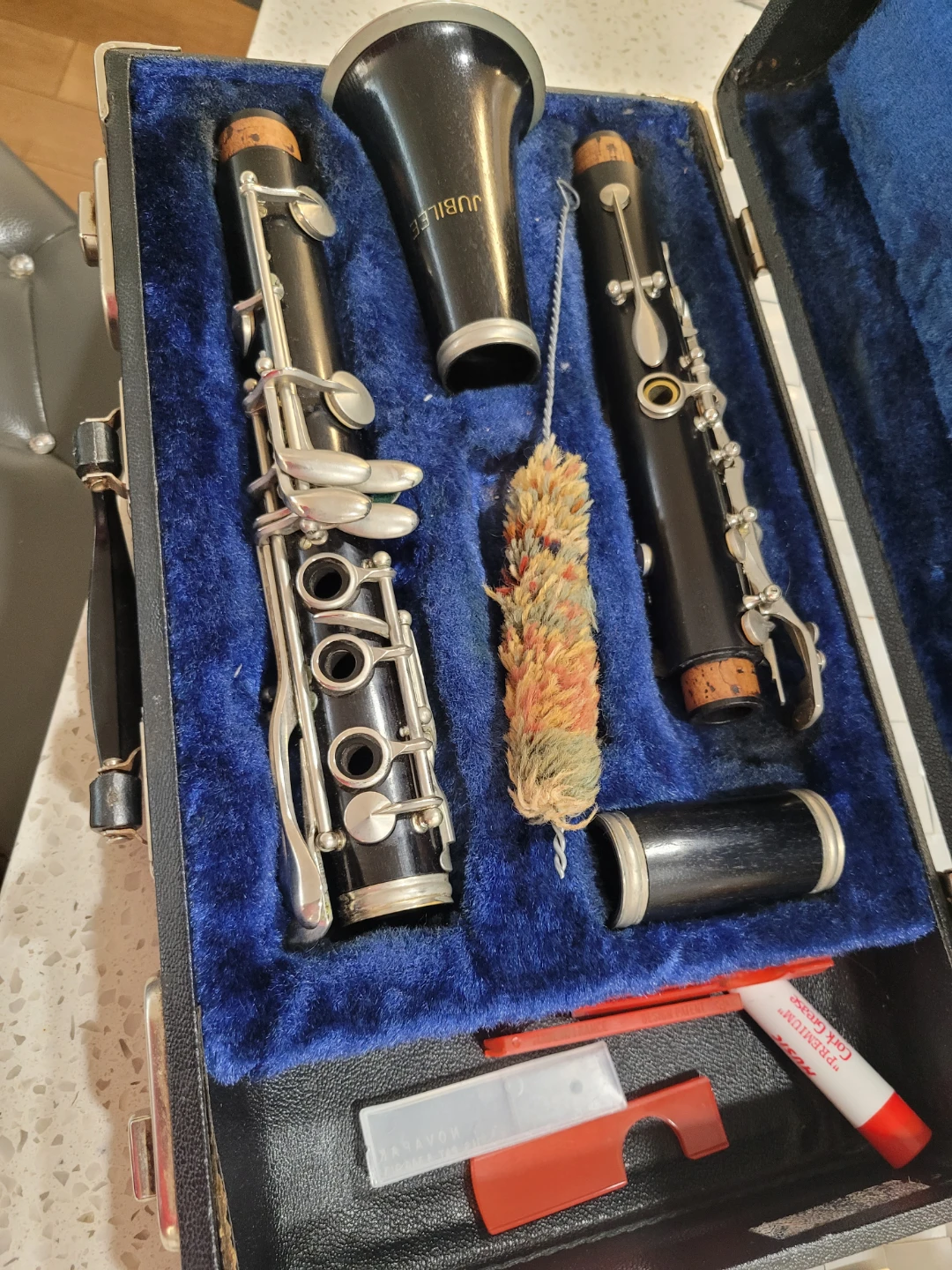 VINTAGE Jubilee Clarinet with Case and Accessories - photo 2
