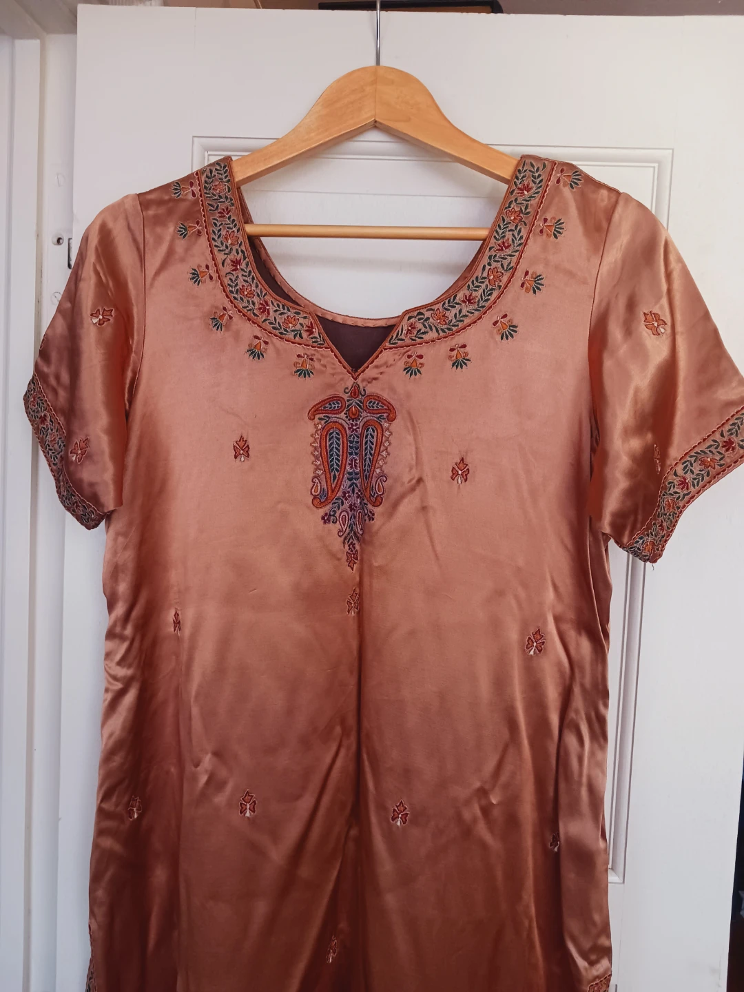 New !! Beautiful Indian Satin Silk Embroidered Tunic Top/ Dress
