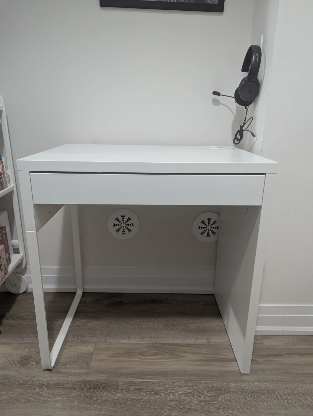 White Desk with Drawer - photo 2