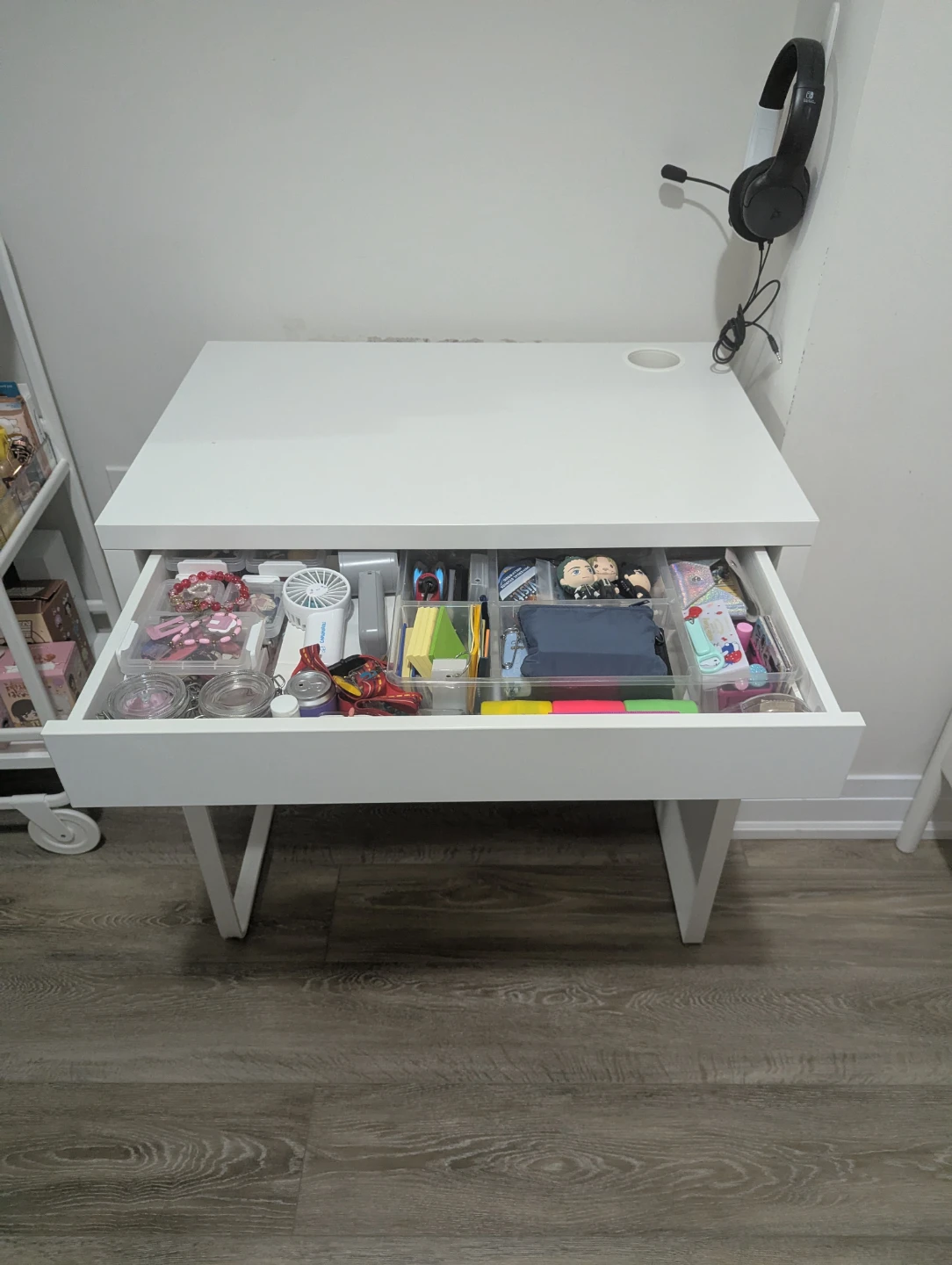 White Desk with Drawer - photo 3