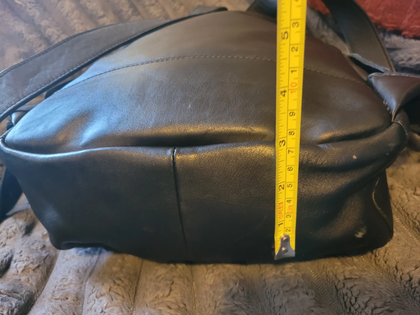 Roots Black Leather Backpack urban chic GUC - photo 3