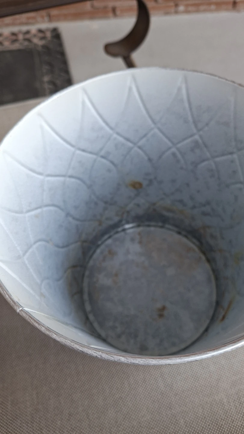 White Embossed Metal Planter Pot - photo 3