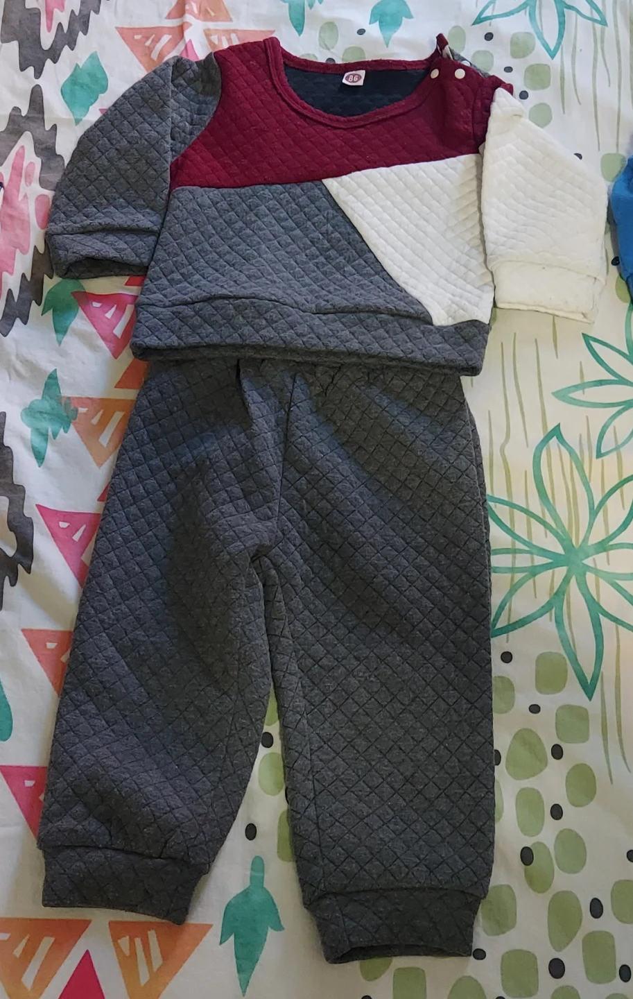 Bundle of Baby Boys cloths. size 18-24 Months.  All for 10$ - photo 4