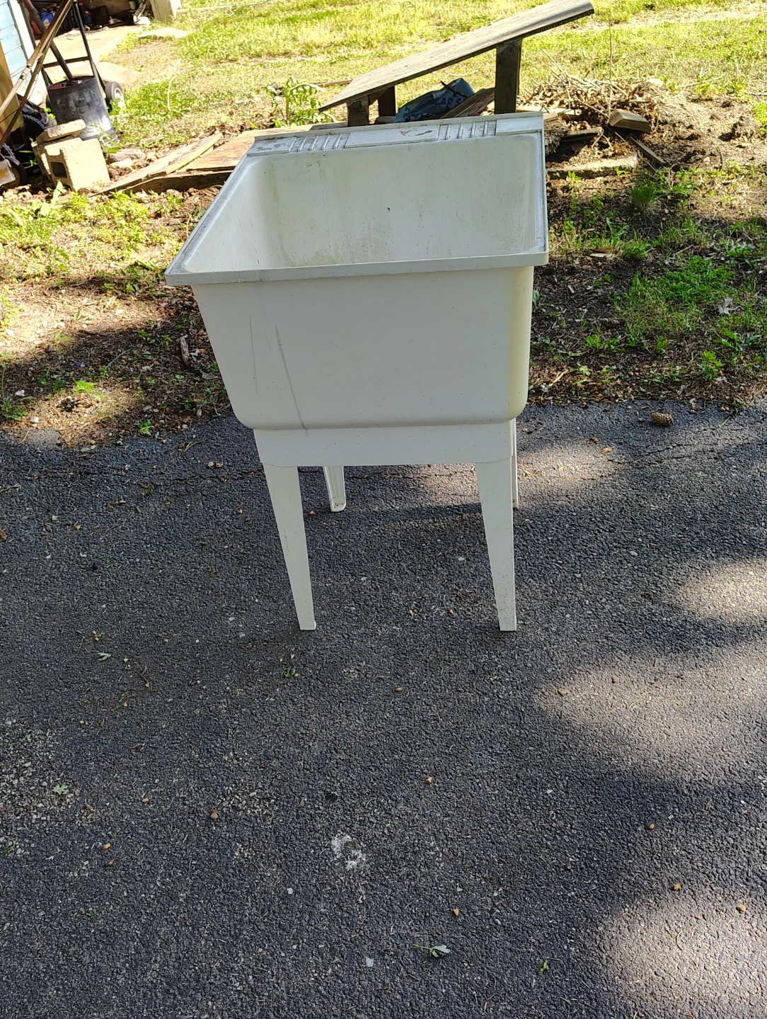 White Utility Sink with Stand - photo 2