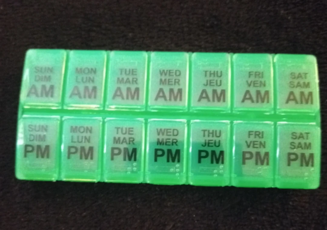 Green 7-Day AM/PM Pill Organizer⚽