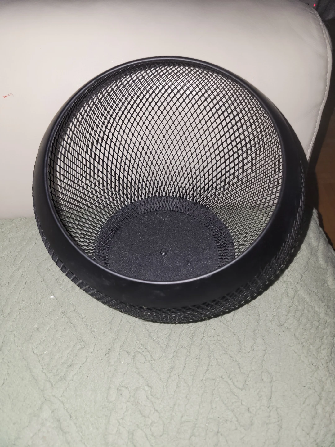 Black Mesh Wastebasket