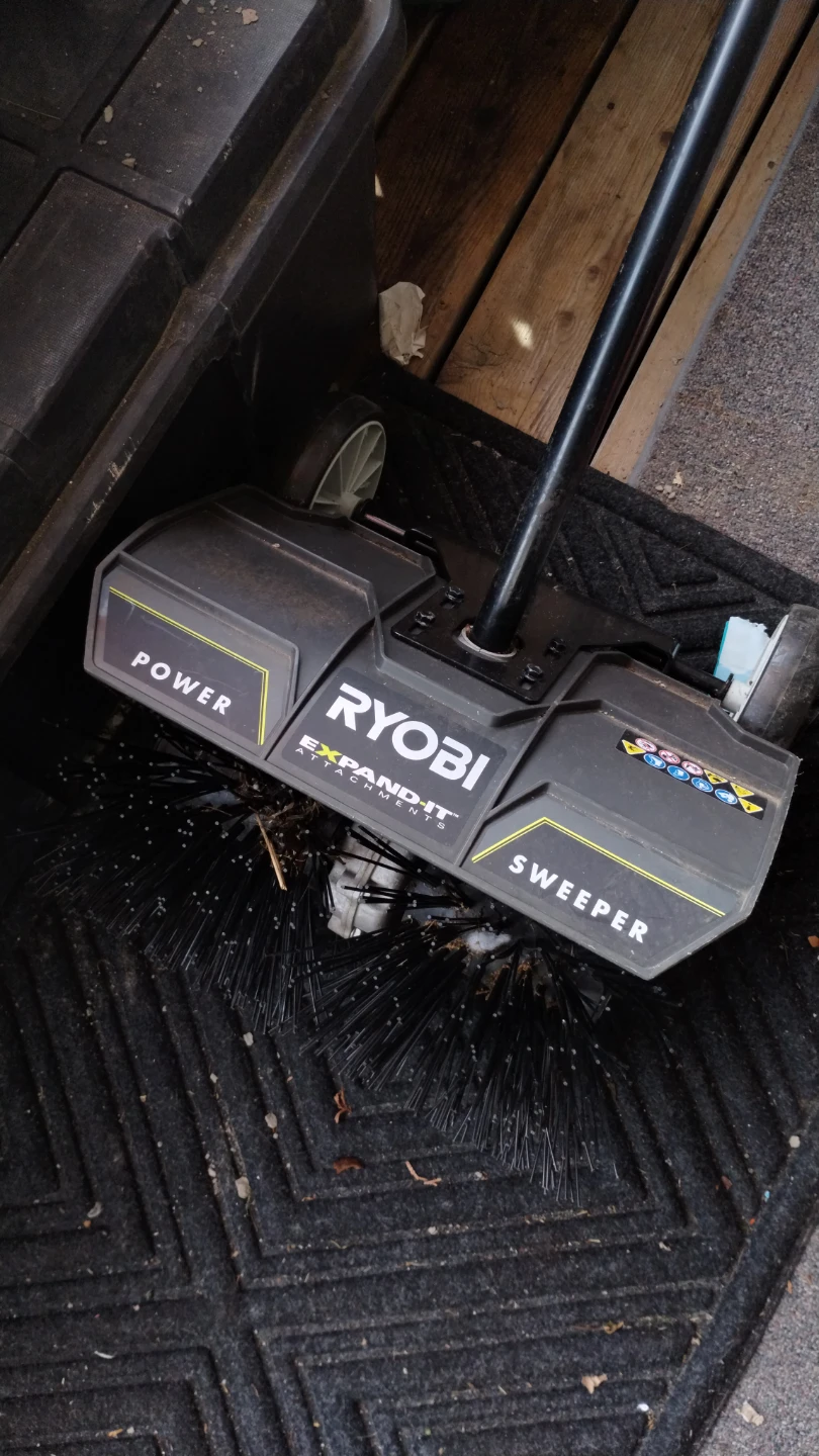 Ryobi Expand-It Sweeper Attachment