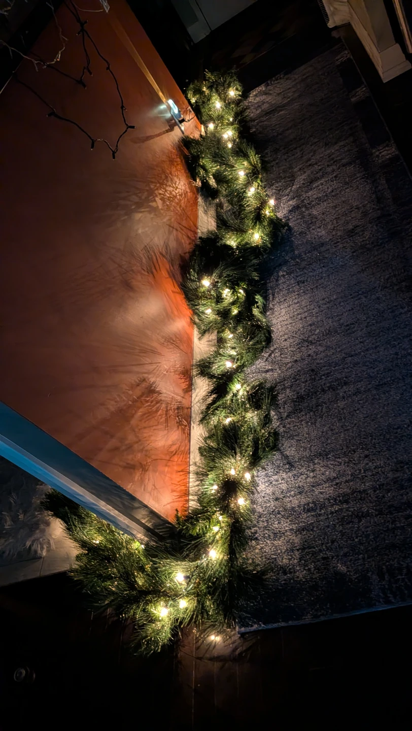 2 Lighted Pine Garlands with White Lights - photo 3