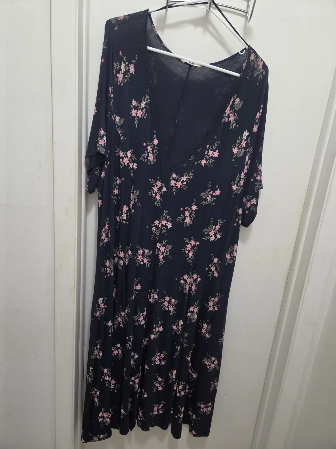 Penningtons Floral V-Neck Midi Dress