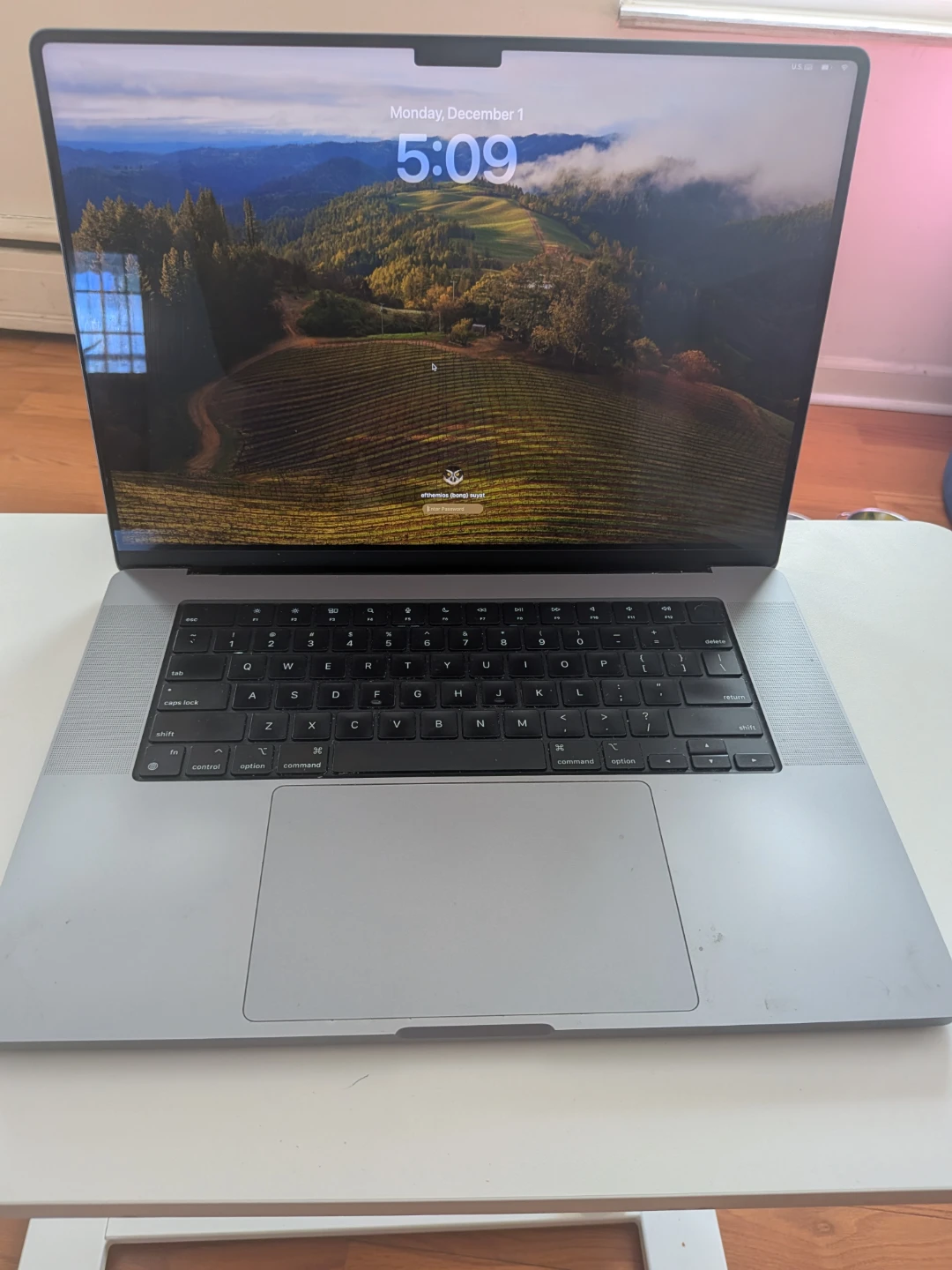 Apple MacBook Pro 16" 2021 M1 Pro 16GB [512GB/1TB]